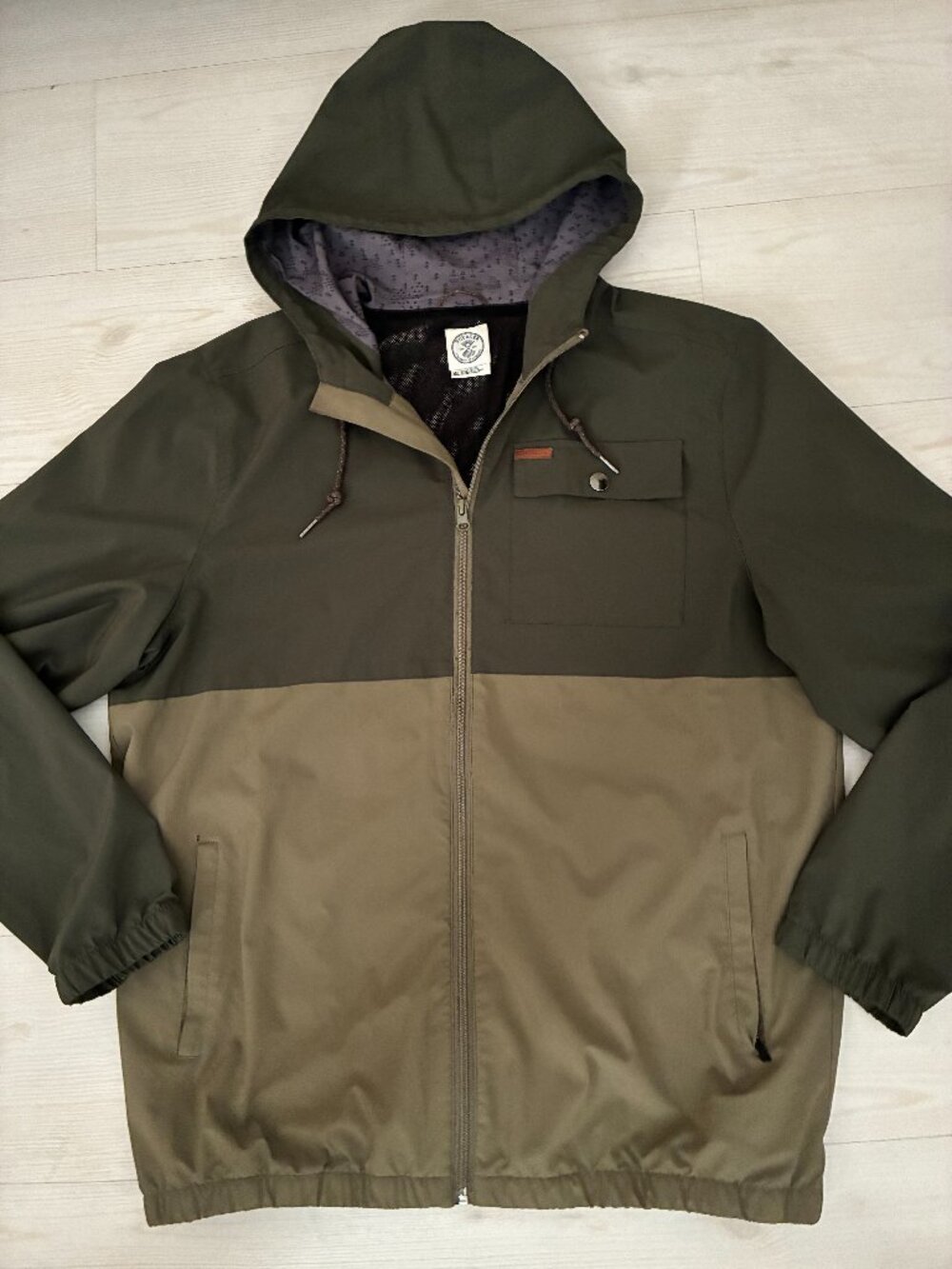 Voyager Windwear "Forest Night" Olive Green/ Khaki Hooded Jacket Size XL
